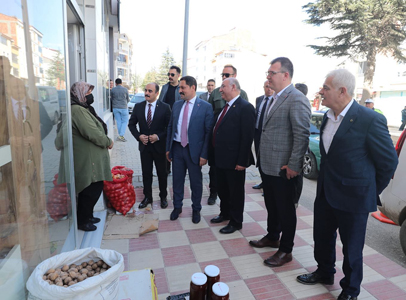 Vali Masatlı, Halkla Sohbet Ederek Taleplerini Dinledi