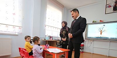 Vali Masatlı Minik Öğrencileri Ziyaret Etti