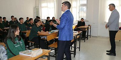 Vali Önder Bakan Alptekin  Anadolu Lisesi’ni Ziyaret Etti