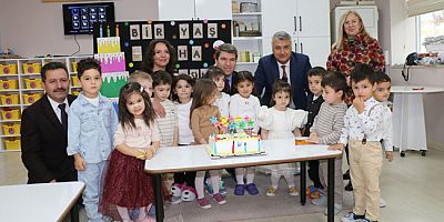 Vali Önder Bakan, Minik Öğrencilerle Bir Araya Geldi
