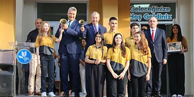 Vali Yılmaz Doruk, Yeni Eğitim Yılının İlk Zilini Çaldı