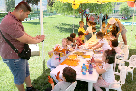 Yaptıkları Oyuncakları Miniklere Bağışladılar