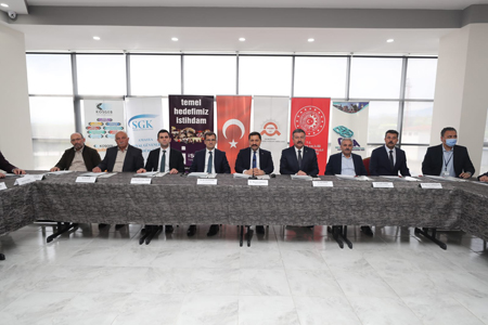 Yatırımcılar Bilgilendirildi