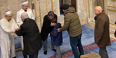 Yeni Yılın İlk Sabahında Vatandaşlar Camide Bir Araya Geldi