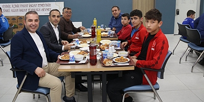 Yöneticiler Genç Sporcularla İftarda Bir Araya Geldi