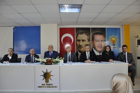 Yusuf Ziya Yılmaz Ak Parti İl Başkanlığını Ziyaret Etti