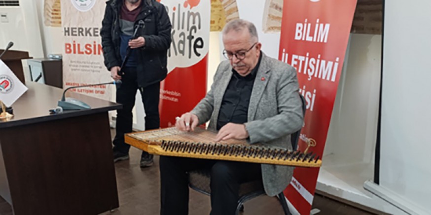 Tarihi Mekânda Müzik Üzerine Fikir Yolculuğu  Rektör Turabi, “Müzik İnsanlığın Ortak ve Doğal Dilidir”