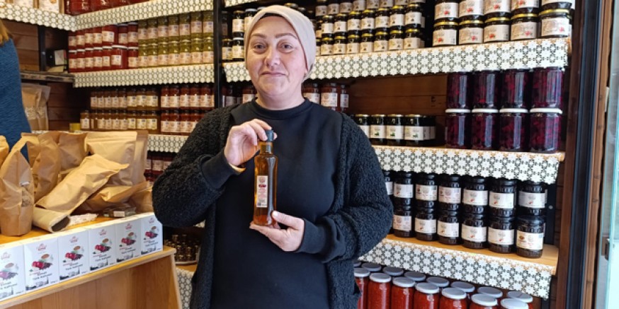 Toprak Kadın Girişimi Üretim ve İşletme  Kooperatifi’nden Safranlı Elma Sirkesi