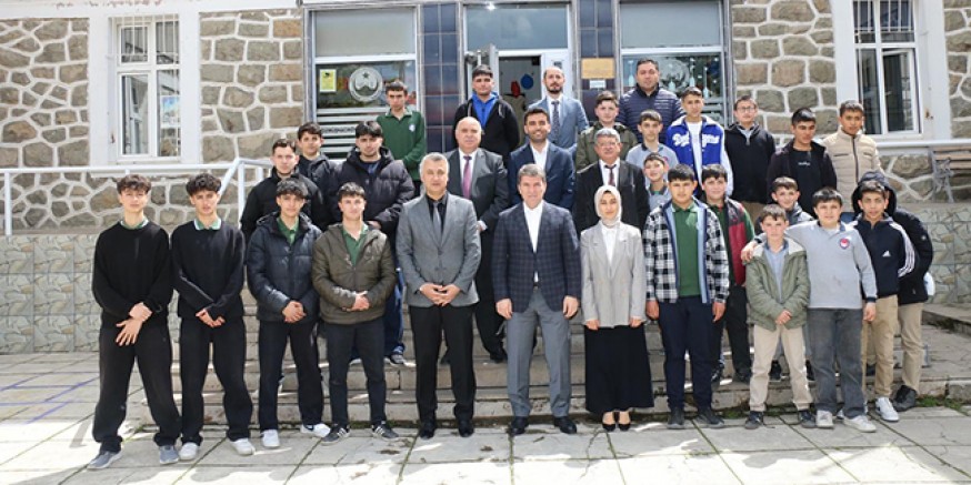 Vali Bakan, Anadolu İmam  Hatip Lisesini Ziyaret Etti