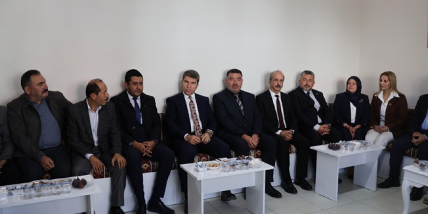 Vali Bakan’dan Muhtarlara Çağrı: Gençlerimizi Kaybetmeyelim
