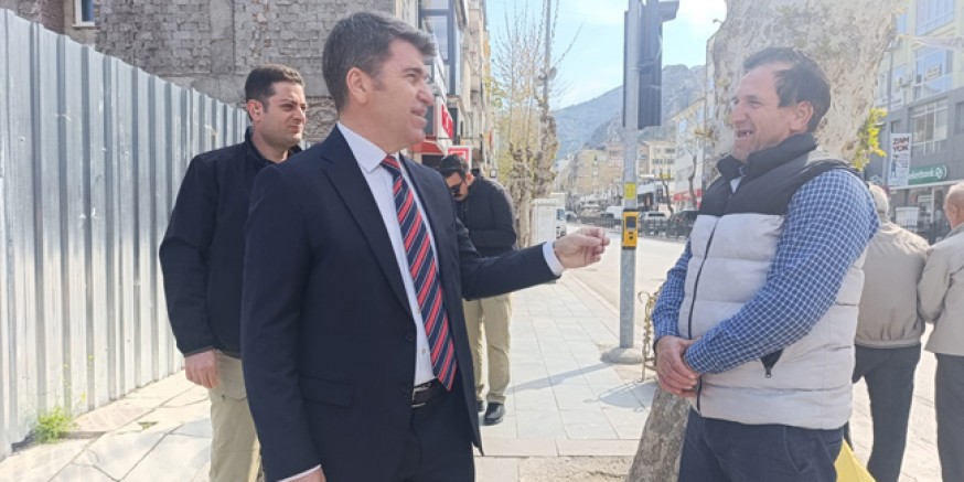 Vali Bakan, Güne Esnaf ve Vatandaş Ziyaretleriyle Başladı