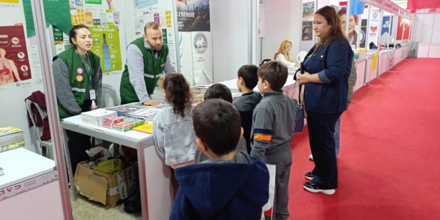 Yeşilay Amasya Şubesi Kitap Fuarında Ziyaretçilerini Ağırlıyor