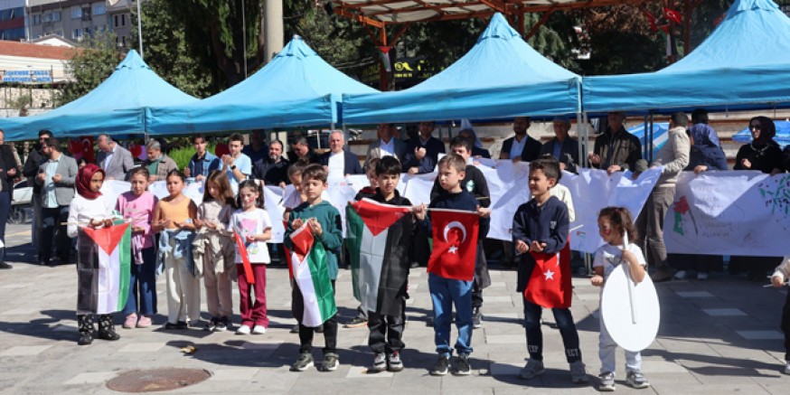 Yetim Vakfı Öncülüğünde Çocuklar Filistinli Akranları İçin Resim Çizdi