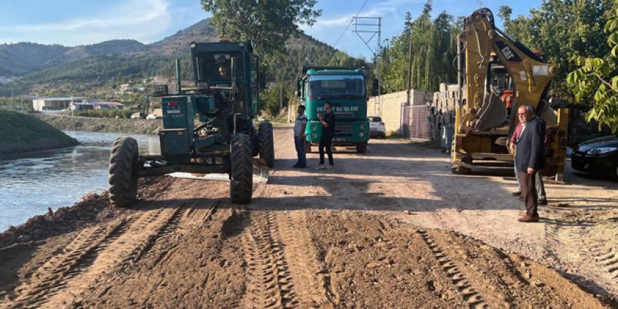 Ziyaret’te Yol Düzenleme Çalışmaları Sürüyor