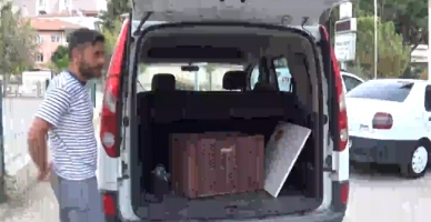Yaralı Bulduğu Şahin’i Ekiplere Teslim Etti