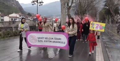 “Her Çocuk Özeldir” Mesajı Balonlarla Gökyüzüne Yükseldi