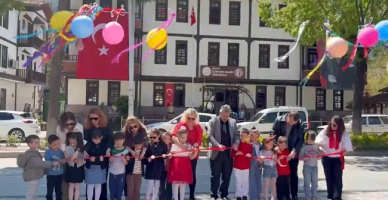 Miniklerden Geri Dönüşümle Anlamlı 23 Nisan Sergisi