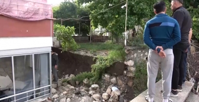 Amasya’da 5 Katlı Binanın İstinat Duvarı Çöktü