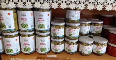 Toprak Kadınların Bamya Turşusu Bu Yıl da Rağbet Görüyor