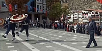 Amasya'da Çelenkler Cumhuriyet İçin Sunuldu