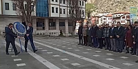 Vergi Haftasında Çelenk Sundular