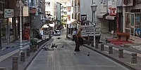 Her Sabah Güvercinleri Siftah Parasıyla Besliyor