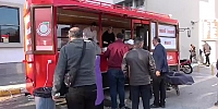 Amasya’da Hastane Bahçesinde Belediyeden Sıcak Çorba İkramı