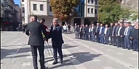 Muhtarlar Gününde Anıta Çelenk Sundu