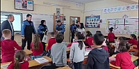 Polis Çocuklarla Buluştu Polislik Mesleği Anlatıldı 
