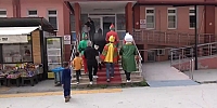 Çocuklar Bayram Harçlıklarını Masal Kahramanlarından Aldılar
