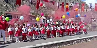23 Nisan Coşkusu Gezi Yolu’nda Sürdü