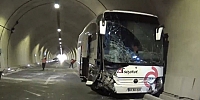 Amasya’da Yolcu Otobüsü İle Traktör Tünelde Çarpıştı:1 Yaralı