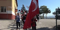 Köy Okulunda Öğrenciler Filistin İçin Yürüdü