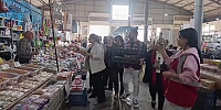 CHP Kadın Kolları Anneler Günü Dolayısıyla Çiçek Dağıttı