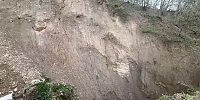 Amasya’da Yol ile Dağ Arasında Toprak Kayması: Güzergâhta Yarık Oluştu