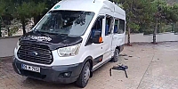 Halk Otobüsü ile Servis Minibüsü Çarpıştı: 4 Yaralı